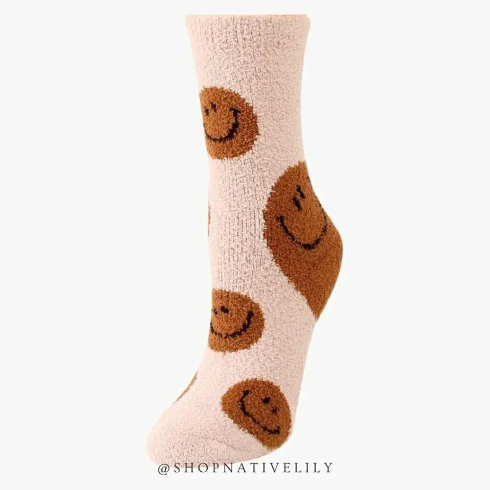 Zenana Smiley Face Plush Socks OS Beige Cotton Blend Cozy Lounge NWT